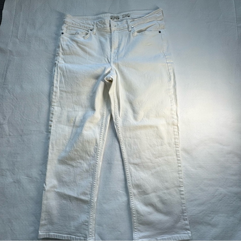 Calvin Klein Women Jeans Capri Style White Size 31